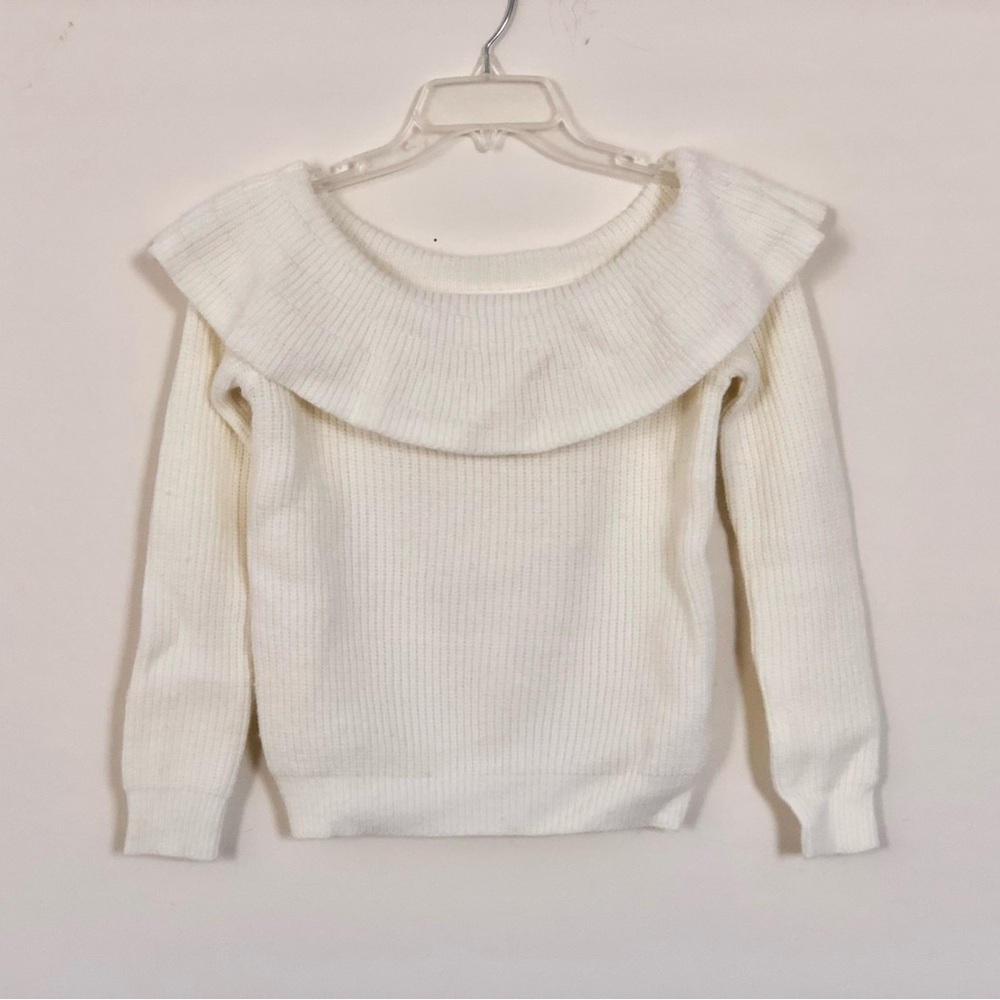 🌸$6🌸 Off the shoulder sweater